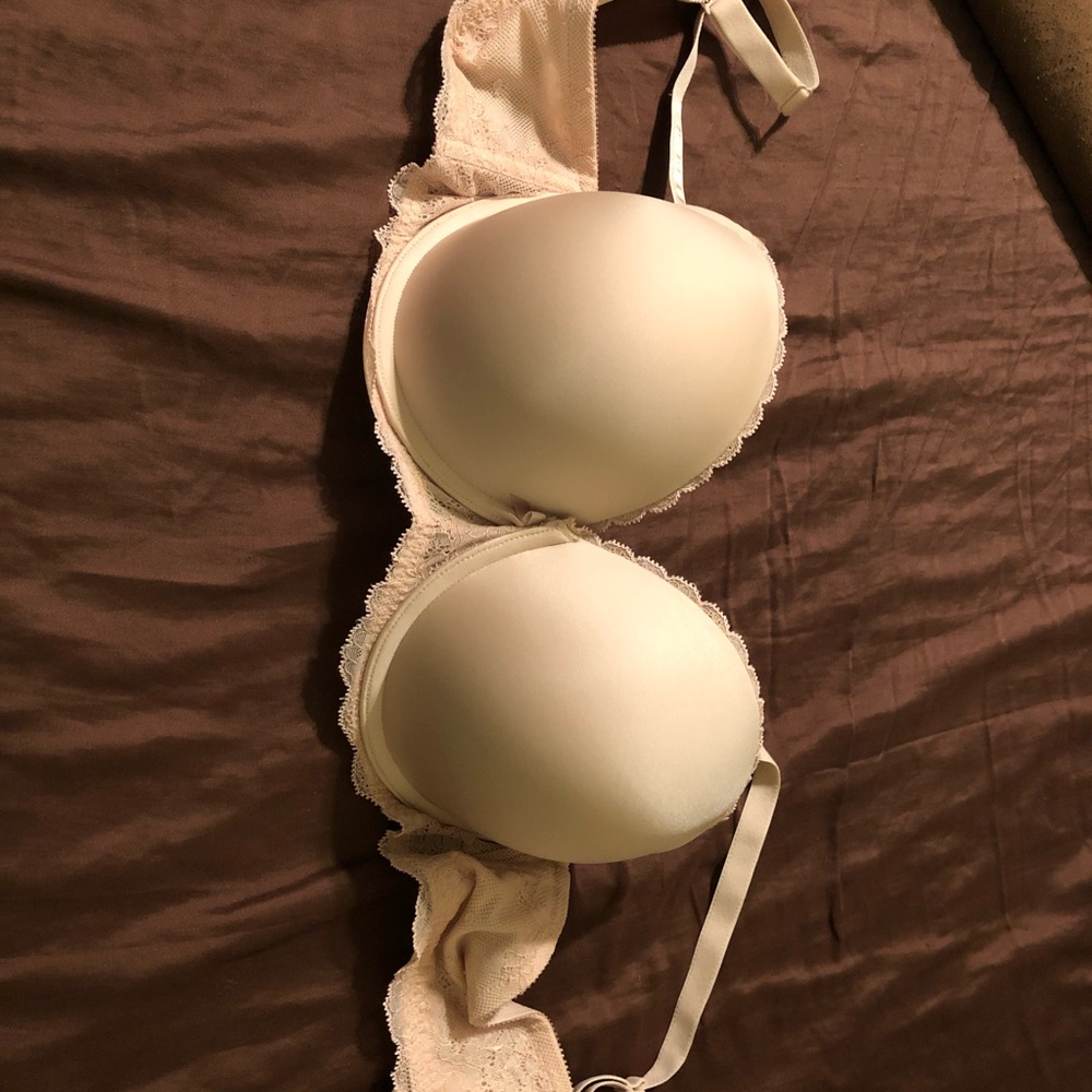 Torrid Light pink Lace Push Up Bra- size 40 C